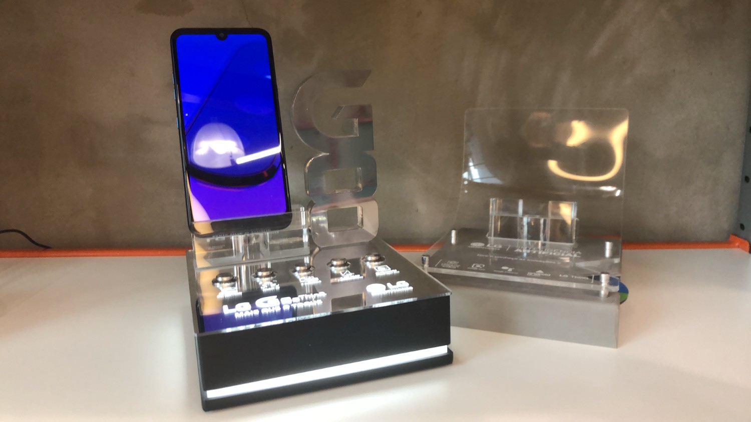 LG - LG  Smartphones Interactive Display - 2