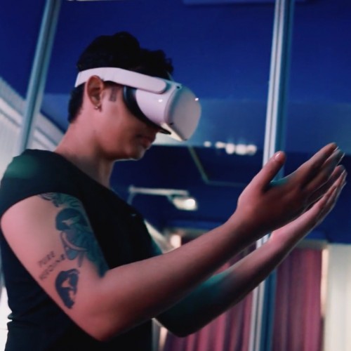 Alice Wonders - Float 4D